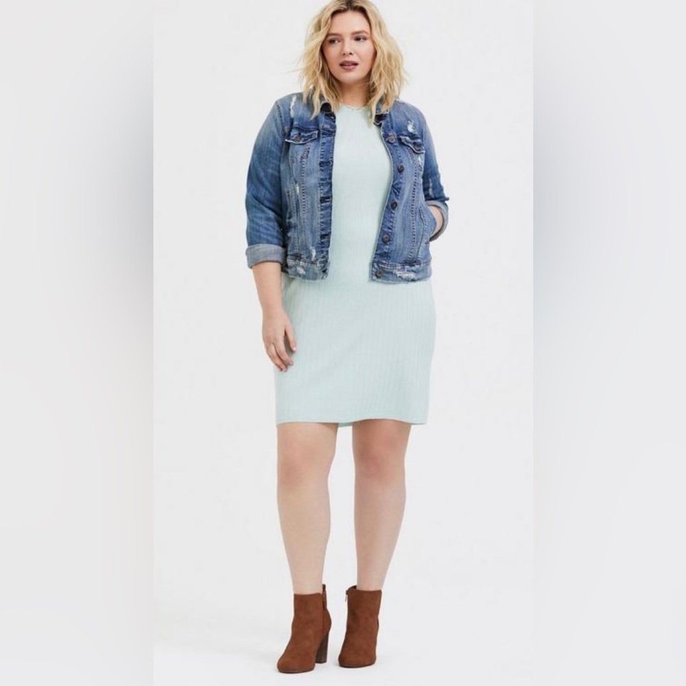 Torrid size 1 Mint green Textured Sweater-Knit
Bodycon Dress